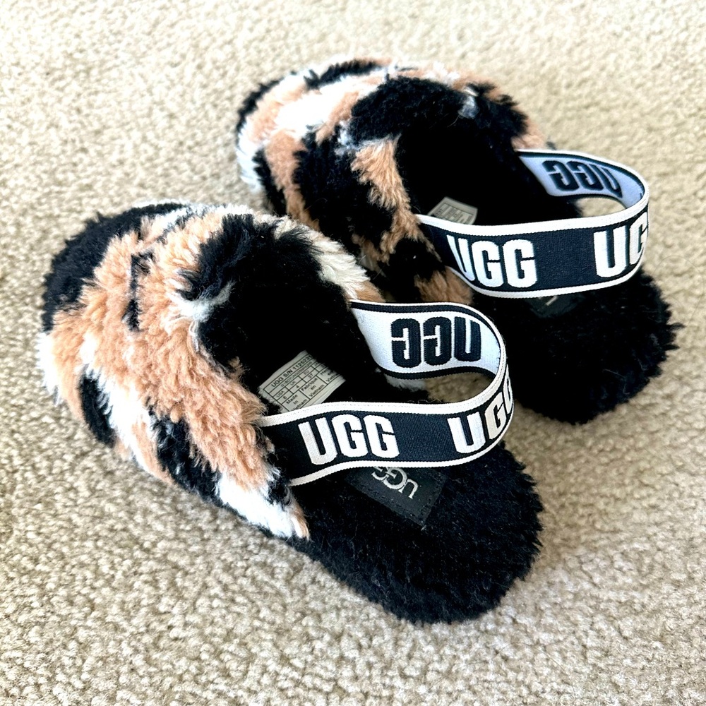 Women’s UGG slippers size women US 6